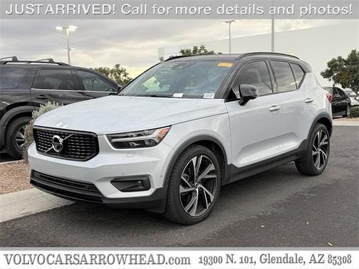 2022 Volvo XC40 T5 R-Design