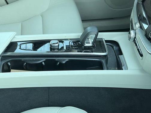 Denim Blue Metallic 2024 Volvo XC60 B5 Plus Dark Theme