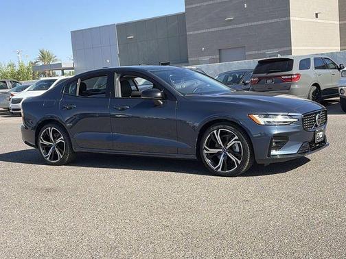 Denim Blue Metallic 2025 Volvo S60 B5 Core