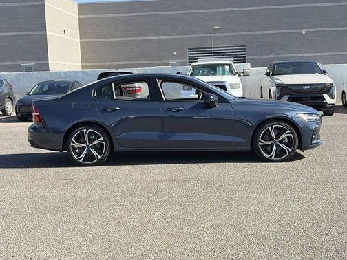 Denim Blue Metallic 2025 Volvo S60 B5 Core