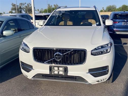 2017 Volvo XC90 T6 Momentum