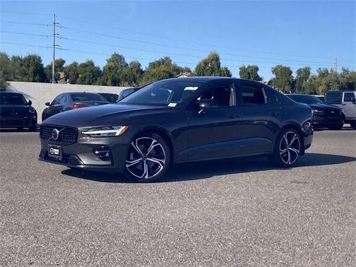 2023 Volvo S60 B5 Core Dark Theme
