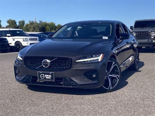 2023 Volvo S60 B5 Core Dark Theme