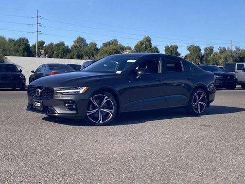 2023 Volvo S60 B5 Core Dark Theme