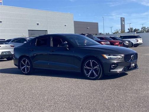 2023 Volvo S60 B5 Core Dark Theme