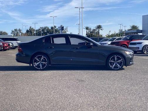 2023 Volvo S60 B5 Core Dark Theme