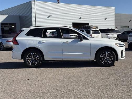 2026 Volvo XC60 B5 Core