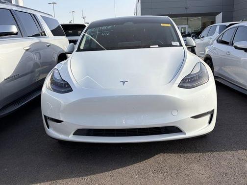 Pearl White Multi 2023 Tesla Model Y Long Range