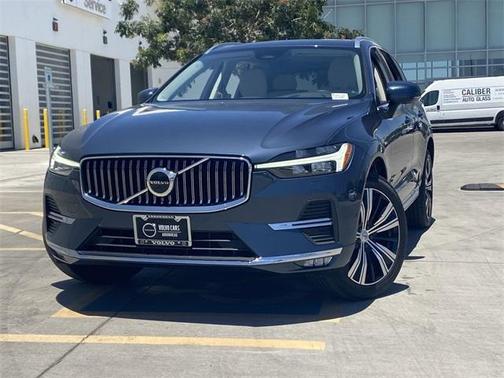 2023 Volvo XC60 B5 Plus Bright Theme