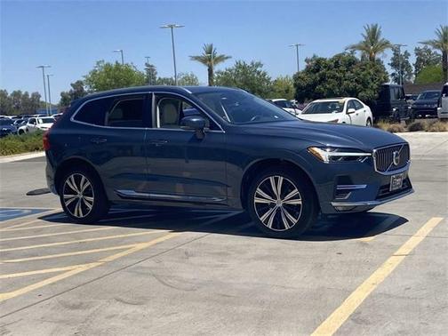 2023 Volvo XC60 B5 Plus Bright Theme