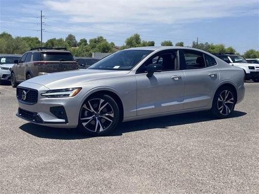 2024 Volvo S60 B5 Core Dark Theme