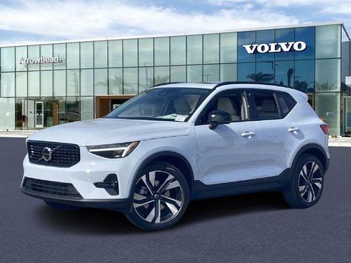 2026 Volvo XC40 B5 Ultra