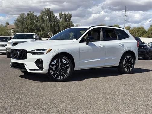 2026 Volvo XC60 B5 Plus