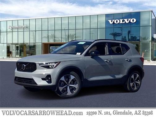 2025 Volvo XC40 B5 Plus Dark Theme