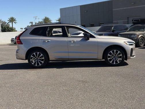 2023 Volvo XC60 B5 Plus Dark Theme