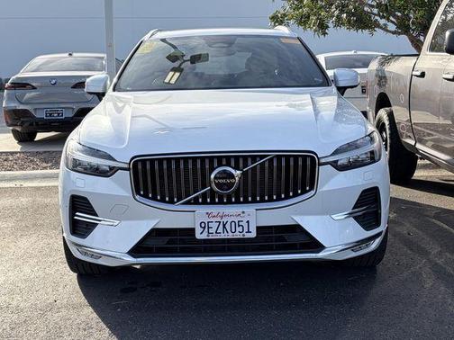 2023 Volvo XC60 B6 Ultimate Bright Theme