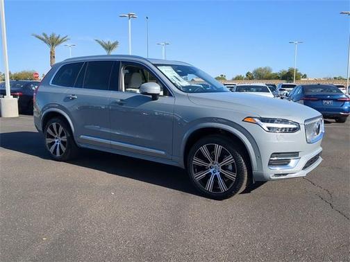 2025 Volvo XC90 B6 Ultra