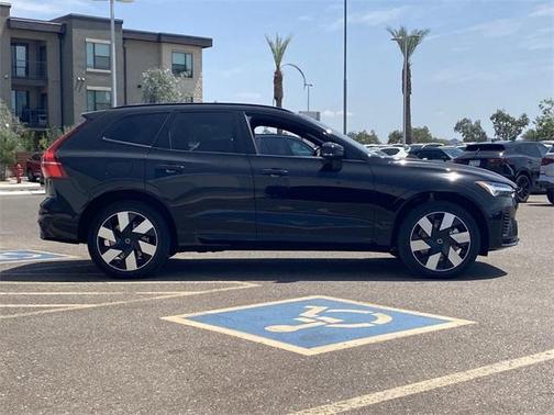 2025 Volvo XC60 Plug-In Hybrid T8 Ultra