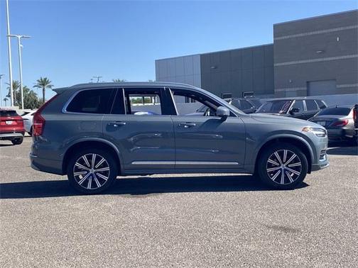 2022 Volvo XC90 T6 Inscription 7 Passenger