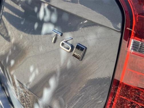 2022 Volvo XC90 T6 Inscription 7 Passenger