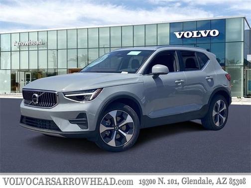2025 Volvo XC40 B5 Core Bright Theme