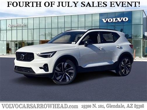 2025 Volvo XC40 B5 Ultra Dark Theme