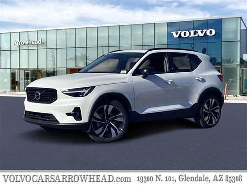 2025 Volvo XC40 B5 Ultra Dark Theme