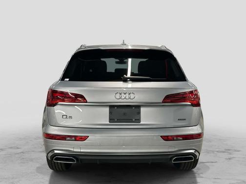 Florett Silver Metallic 2023 Audi Q5 45 S line Premium
