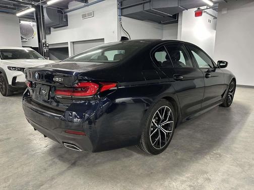Carbon Black Metallic 2023 BMW 530 i xDrive