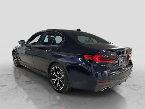 Carbon Black Metallic 2023 BMW 530 i xDrive