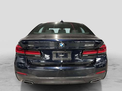 Carbon Black Metallic 2023 BMW 530 i xDrive