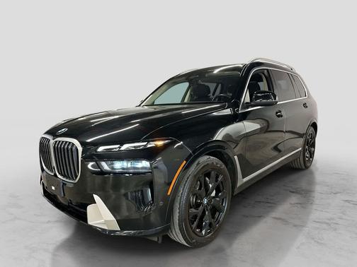 Black Sapphire Metallic 2023 BMW X7 xDrive40i