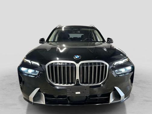 Black Sapphire Metallic 2023 BMW X7 xDrive40i