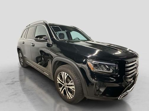 Night Black 2025 Mercedes-Benz GLB 250 4MATIC