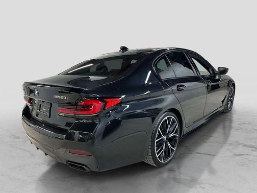 Black Sapphire Metallic 2022 BMW M550 i Xdrive