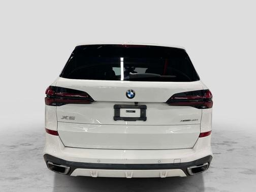 Alpine White 2024 BMW X5 xDrive40i
