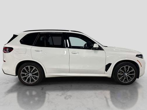 Alpine White 2024 BMW X5 xDrive40i