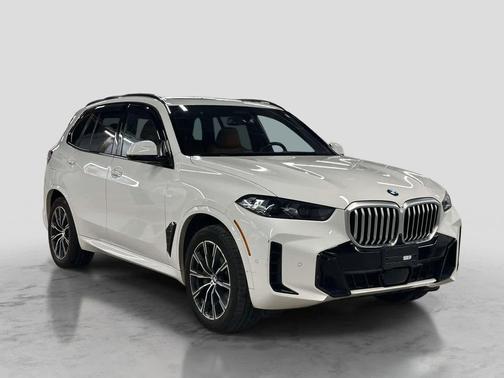 Alpine White 2024 BMW X5 xDrive40i