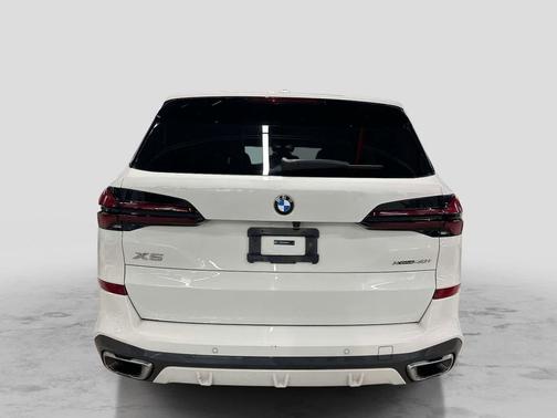 Alpine White 2024 BMW X5 xDrive40i