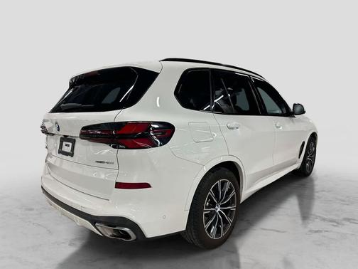 Alpine White 2024 BMW X5 xDrive40i