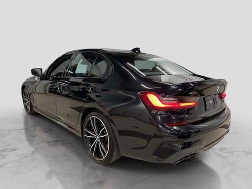 Black Sapphire Metallic 2022 BMW M340 M340i xDrive Sedan
