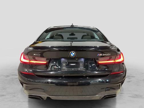 Black Sapphire Metallic 2022 BMW M340 M340i xDrive Sedan