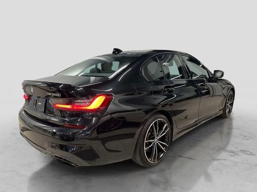 Black Sapphire Metallic 2022 BMW M340 M340i xDrive Sedan
