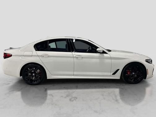 Alpine White 2023 BMW M550 i Xdrive