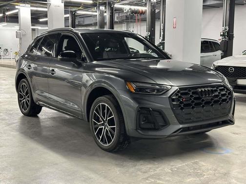 Daytona Gray Pearl Effect 2023 Audi SQ5 3.0T Premium Plus