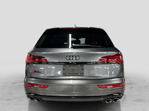 Daytona Gray Pearl Effect 2023 Audi SQ5 3.0T Premium Plus