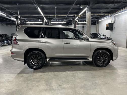 Atomic Silver 2023 Lexus GX 460 Premium