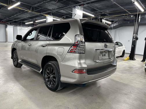 Atomic Silver 2023 Lexus GX 460 Premium