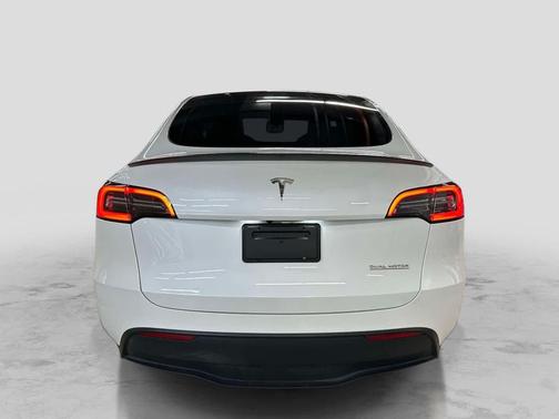 -Select- 2023 Tesla Model Y Performance Dual Motor All-Wheel Drive