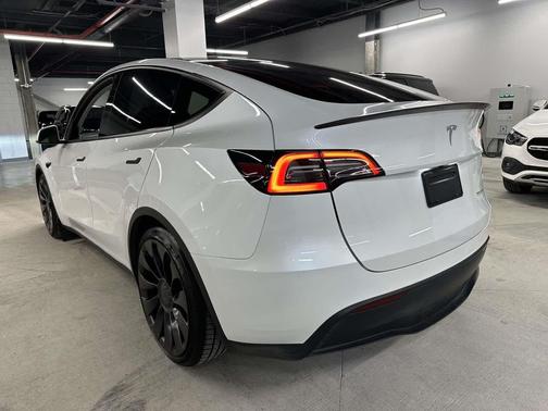 -Select- 2023 Tesla Model Y Performance Dual Motor All-Wheel Drive